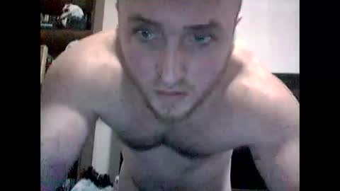 Snapshot of pbear1998 chatting on December 17, 6:47 pm Pbear online show from December 17, 6:47 pm