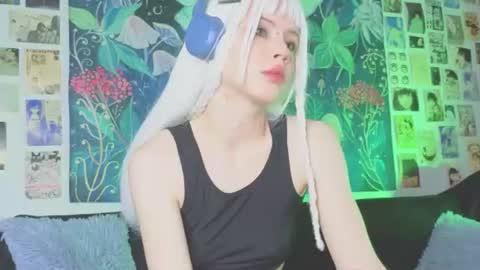 Snapshot of peacchypawss chatting on July 13, 9:56 am Eva online show from July 13, 9:56 am