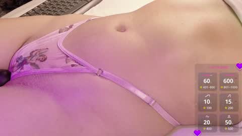 Snapshot of peach69love chatting on January 24, 5:31 am P E A C H online show from January 24, 5:31 am