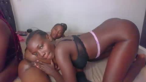 peach_ebonny online show from April 24, 12:46 am