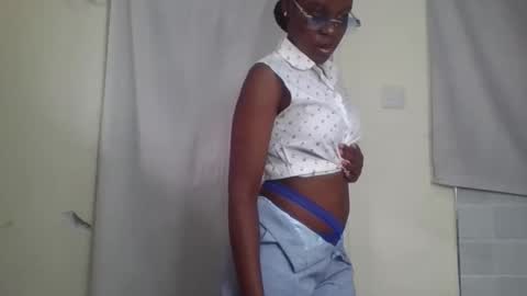 peach_melbah online show from February 26, 11:31 am