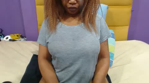 Snapshot of peachassxx chatting on November 8, 5:40 am peachy online show from November 8, 5:40 am