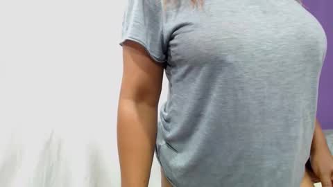 Snapshot of peachassxx chatting on November 16, 5:24 am peachy online show from November 16, 5:24 am