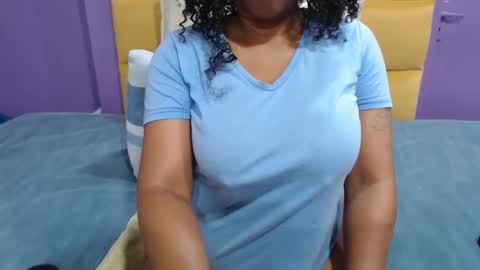 Snapshot of peachassxx chatting on February 16, 5:47 am peachy online show from February 16, 5:47 am