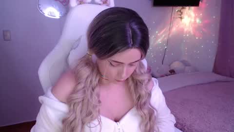 Snapshot of peacherry_ chatting on March 12, 1:36 am peacherry_ online show from March 12, 1:36 am