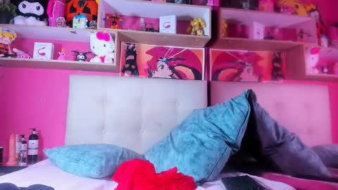 Snapshot of peachrougeh chatting on February 4, 2:56 pm peachrougeh online show from February 4, 2:56 pm