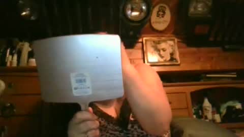 Snapshot of peachtree197 chatting on December 31, 1:57 am peachtree197 online show from December 31, 1:57 am