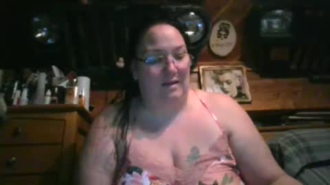 Snapshot of peachtree197 chatting on January 2, 1:06 am peachtree197 online show from January 2, 1:06 am