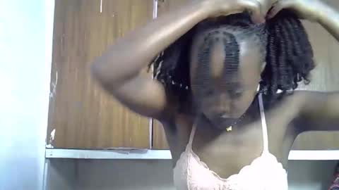 Snapshot of peachy_ebony chatting on October 26, 3:45 am peachy_ebony online show from October 26, 3:45 am
