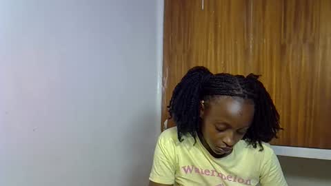 Snapshot of peachy_ebony chatting on October 30, 1:40 am peachy_ebony online show from October 30, 1:40 am