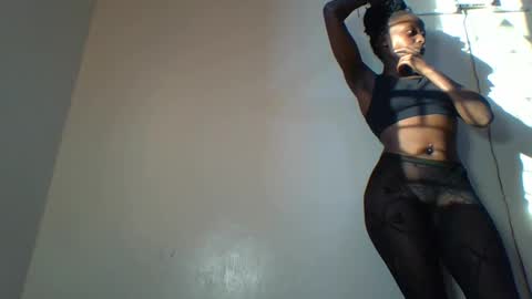 Snapshot of peachy_ebony chatting on November 10, 2:49 pm peachy_ebony online show from November 10, 2:49 pm