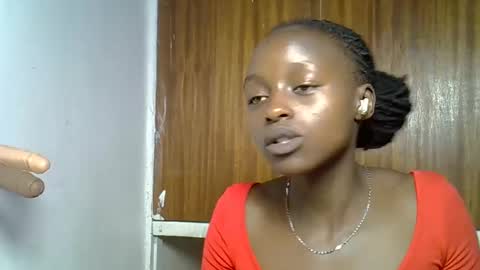 Snapshot of peachy_ebony chatting on November 17, 2:50 am peachy_ebony online show from November 17, 2:50 am