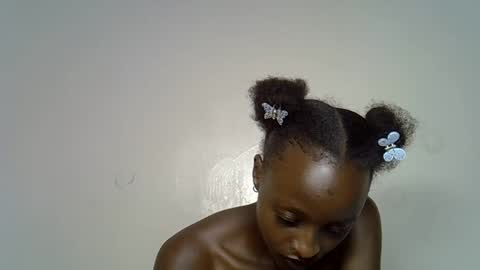 Snapshot of peachy_ebony chatting on December 14, 3:17 pm peachy_ebony online show from December 14, 3:17 pm