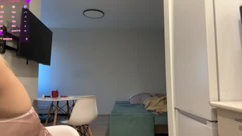 Peachy online show from April 28, 4:23 pm