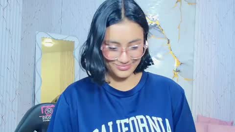 peachy_tay online show from July 19, 11:36 am