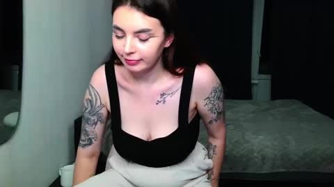 Snapshot of peachybabe__ chatting on December 5, 2:09 am Peachy online show from December 5, 2:09 am