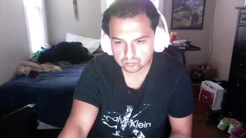 Snapshot of peachybuu chatting on October 16, 7:04 pm peachybuu online show from October 16, 7:04 pm