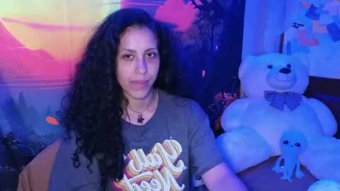 PeachyKeenTV online show from December 3, 5:20 am