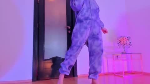 Snapshot of peanaughty chatting on February 10, 6:06 am Kate online show from February 10, 6:06 am