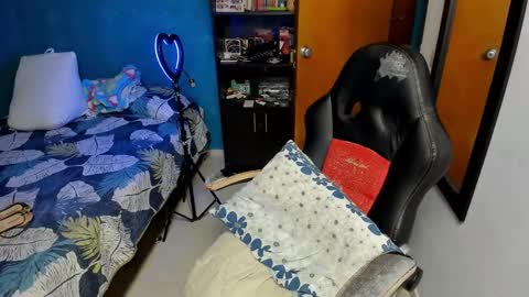 Tangerine Penaut online show from October 17, 1:31 am