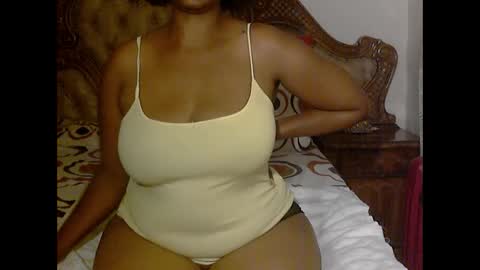 Snapshot of pearassmmm chatting on February 7, 10:09 pm pearassmmm online show from February 7, 10:09 pm