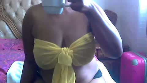 Snapshot of pearassmmm chatting on February 13, 7:03 am pearassmmm online show from February 13, 7:03 am