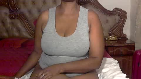 Snapshot of pearassmmm chatting on February 17, 8:58 pm pearassmmm online show from February 17, 8:58 pm