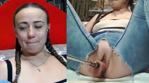 Snapshot of pearl_helen chatting on October 27, 9:52 pm pearl_helen online show from October 27, 9:52 pm