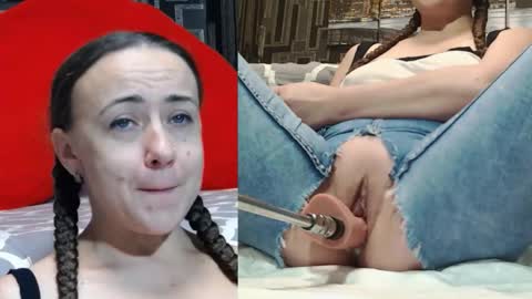 Snapshot of pearl_helen chatting on November 14, 8:57 am pearl_helen online show from November 14, 8:57 am