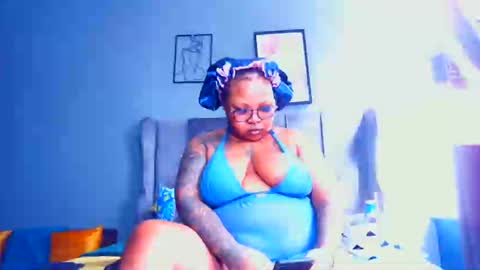 Snapshot of pearlblu38 chatting on October 15, 7:30 am Pearl online show from October 15, 7:30 am