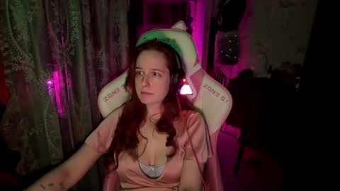 Snapshot of pearlprincess_ chatting on June 20, 3:20 am Adelina online show from June 20, 3:20 am