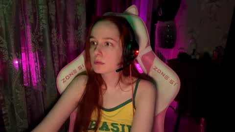 Snapshot of pearlprincess_ chatting on June 24, 3:05 am Adelina online show from June 24, 3:05 am