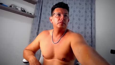 Snapshot of pedro_picapica chatting on December 20, 1:34 am Pedro online show from December 20, 1:34 am
