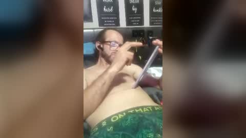 Snapshot of pedrocoelhopio chatting on June 16, 7:49 pm pedrocoelhopio online show from June 16, 7:49 pm