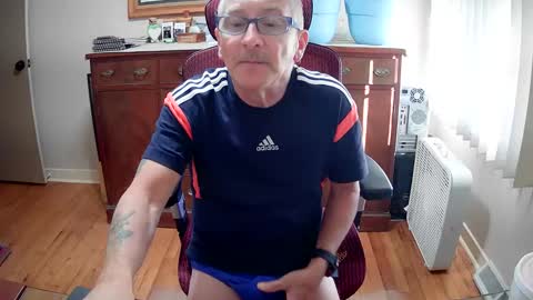 Snapshot of peepingmale chatting on December 7, 8:05 pm peepingmale online show from December 7, 8:05 pm