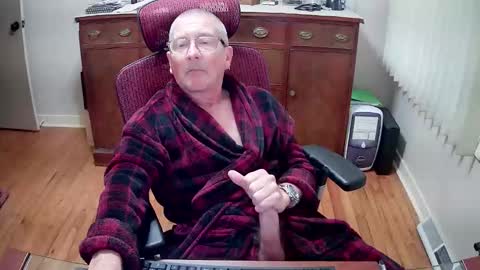 Snapshot of peepingmale chatting on March 21, 12:43 pm peepingmale online show from March 21, 12:43 pm