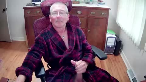 Snapshot of peepingmale chatting on May 23, 8:24 pm peepingmale online show from May 23, 8:24 pm