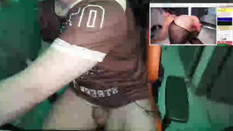 Snapshot of pelired_99 chatting on October 13, 12:54 am pelired_99 online show from October 13, 12:54 am