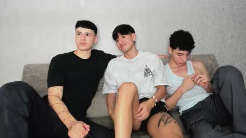 Snapshot of pelusos_mens chatting on October 4, 7:45 pm CAIN-19 ALLEN-18 RONALD-18 AUSTIN-18 MOD DANTE online show from October 4, 7:45 pm