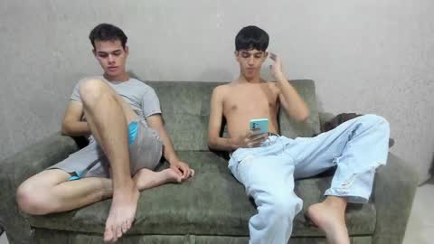 Snapshot of pelusos_mens chatting on May 1, 7:29 pm CAIN-19 ALLEN-18 RONALD-18 AUSTIN-18 MOD DANTE online show from May 1, 7:29 pm