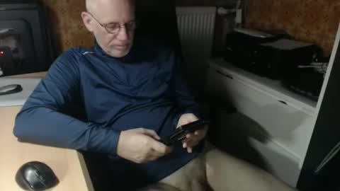 Pemue65 online show from December 19, 6:20 am