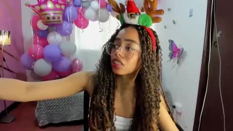 peneelopeecute online show from December 18, 9:08 pm