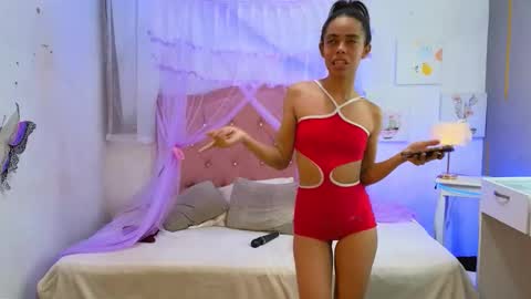 peneelopeecute online show from April 8, 8:25 am