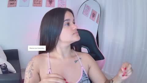 Snapshot of penelope_hearth chatting on November 10, 6:07 pm penelope_hearth online show from November 10, 6:07 pm