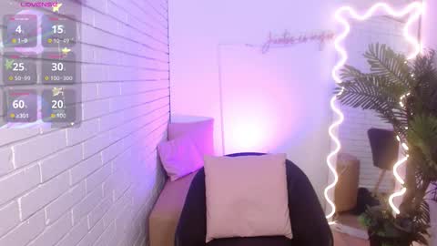 penelope online show from October 25, 4:35 pm