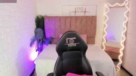 penelope online show from October 30, 3:19 am