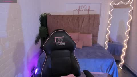 penelope online show from November 20, 3:28 am