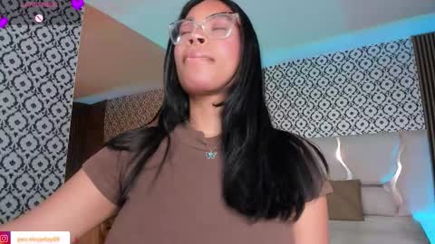 Snapshot of penelope_tay chatting on January 16, 3:32 am penelope online show from January 16, 3:32 am