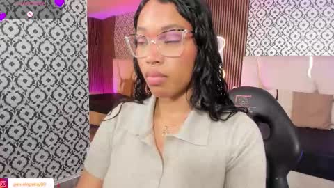 Snapshot of penelope_tay chatting on February 4, 3:12 am penelope online show from February 4, 3:12 am