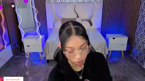 Snapshot of penelope_tay chatting on February 20, 3:25 am penelope online show from February 20, 3:25 am